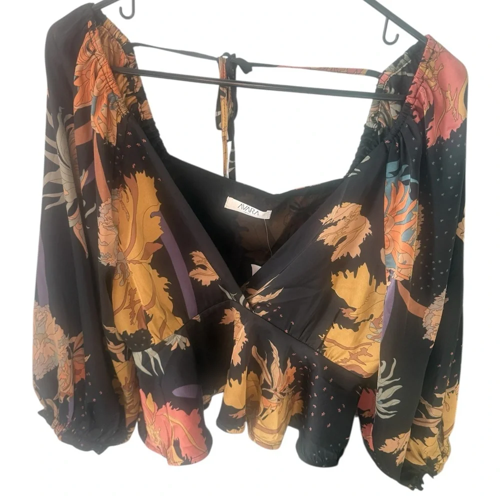 NWT Avara Floral Long Sleeve Crop Top - Size S - Picture 5 of 7